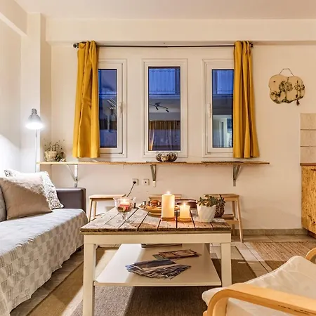 Downtown Central Suite With Private Parking Kalamata Exterior photo