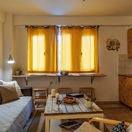 Downtown Central Suite With Private Parking Kalamata Exterior photo